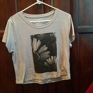 Bethany Mota short sleeve crop top